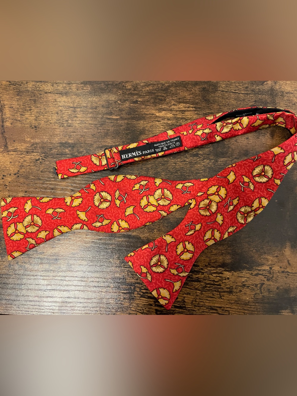 Hermès: Vintage Red/Gold Floral 100% Silk Bow Tie